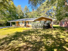 6230 Cedar Wood Dr in College Park, GA - Building Photo