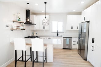 6246 Shirley Ave in Los Angeles, CA - Building Photo - Building Photo