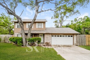 7301 Scenic Brook Dr in Austin, TX - Building Photo