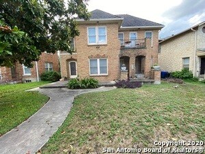 245 E Lullwood Ave in San Antonio, TX - Building Photo