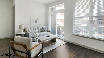 1711 Caroline St, Unit 318 in Houston, TX - Building Photo