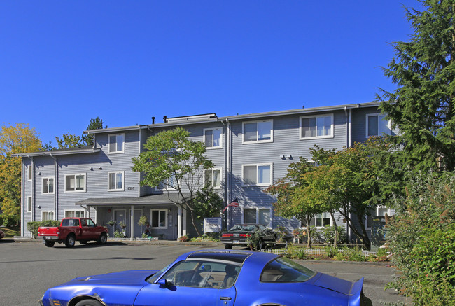 Hardeson Commons in Everett, WA - Building Photo - Building Photo