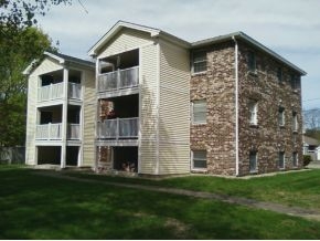 17 Glenwood Ave in Rochester, NH - Building Photo - Building Photo