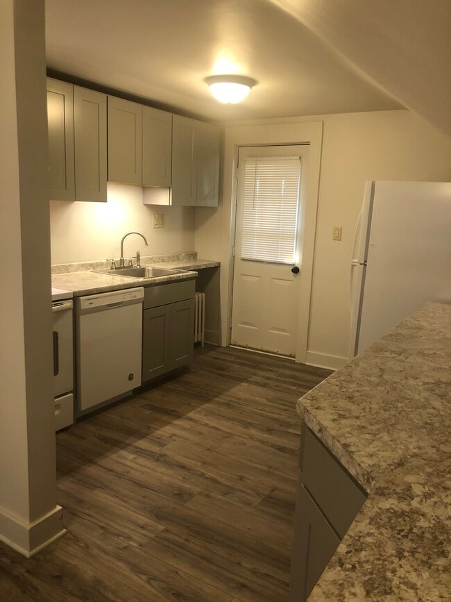 807 Washington Ave, Unit Apt A