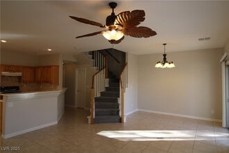 1077 Slate Crossing Ln in Henderson, NV - Building Photo - Building Photo