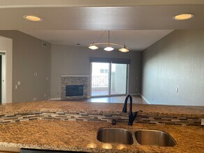200 Pacific Coast Hwy, Unit 420 in Huntington Beach, CA - Building Photo - Building Photo