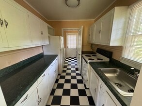 607 Edmondson Ave in Lagrange, GA - Building Photo - Building Photo