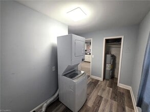 902 N South St in Mount Airy, NC - Building Photo - Building Photo