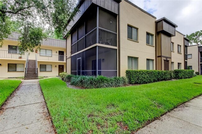 11720 Raintree Dr in Temple Terrace, FL - Building Photo - Building Photo