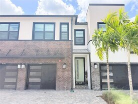 8344 NW 7th Pl in Plantation, FL - Building Photo