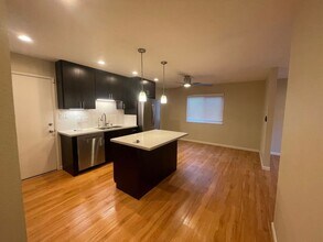 1229 Menlo Dr in Davis, CA - Building Photo - Building Photo