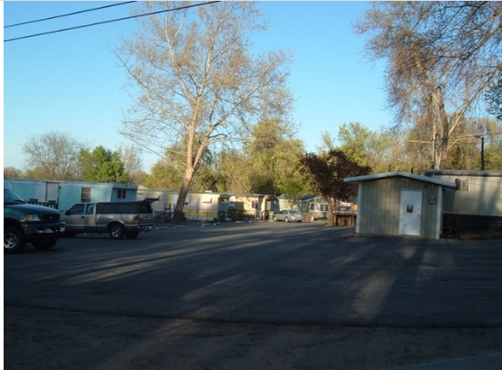 Shady Lanes Mobile Home Park in West Richland, WA - Foto de edificio