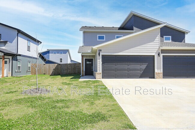 property at 1508 SW Poigai Wy