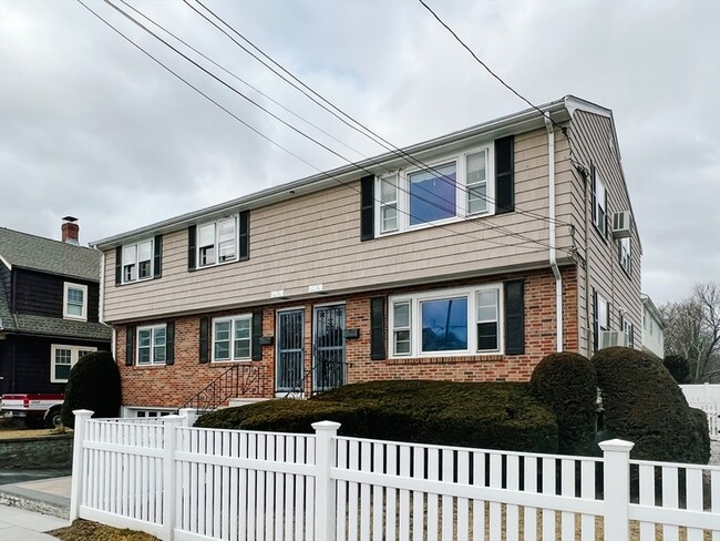22 Chandler St in Watertown, MA - Building Photo - Building Photo