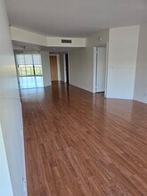 3600 Yacht Club Dr in Aventura, FL - Building Photo - Building Photo