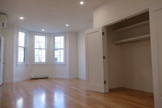 147 Cornelia St in Brooklyn, NY - Building Photo - Building Photo