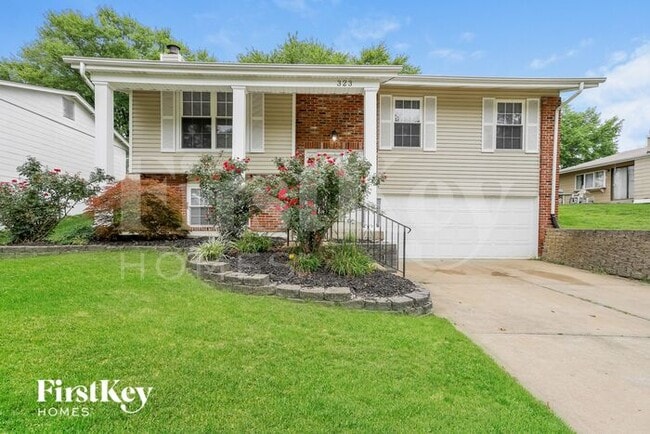 323 Turfwood Dr in Ballwin, MO - Building Photo - Building Photo