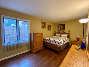 9578 S Lake Ridge Dr, Unit 168 in Bloomington, IN - Building Photo - Building Photo