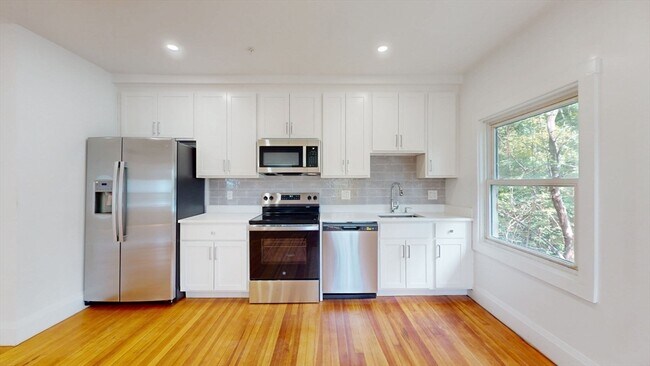 property at 21 Regent Cir