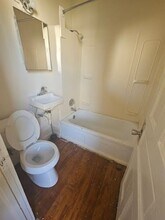 2517 W Garfield Ave-Unit -Upper A in Milwaukee, WI - Building Photo - Building Photo