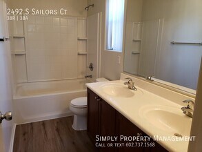 2492 S Sailors Ct in Gilbert, AZ - Building Photo - Building Photo