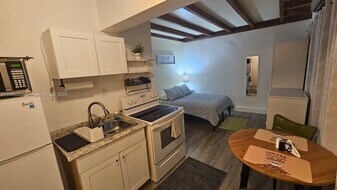 1836 Roosevelt St in Hollywood, FL - Building Photo