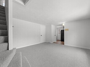 28 Crestview Dr in Westborough, MA - Building Photo - Building Photo