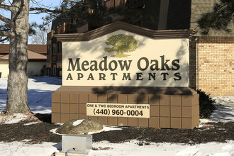 Meadow Oaks Apartments in Lorain, OH - Foto de edificio - Building Photo