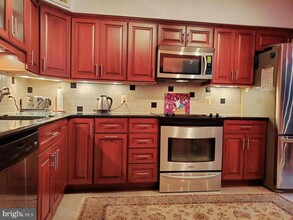 5501 Seminary Rd in Falls Church, VA - Building Photo - Building Photo