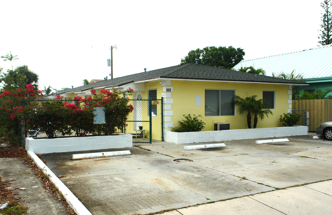 622 N M St in Lake Worth, FL - Building Photo