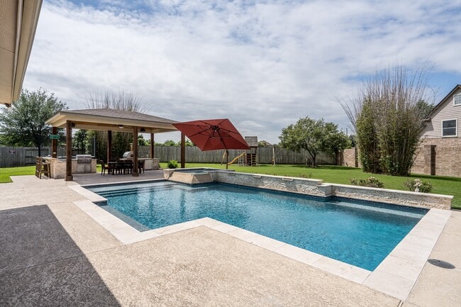 2034 Baker Estates Dr in Houston, TX - Building Photo - Building Photo