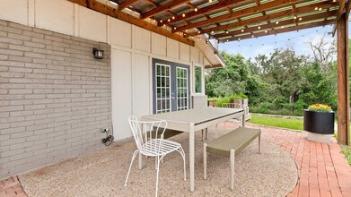 705 Battle Bend Blvd in Austin, TX - Foto de edificio - Building Photo