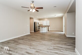 6325 N Aloha Sue St in North Las Vegas, NV - Building Photo - Building Photo