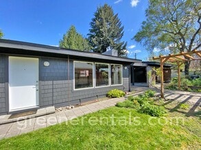314 Foote St NW in Olympia, WA - Building Photo - Building Photo