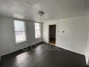 112 N York St in Goldsboro, PA - Building Photo - Building Photo