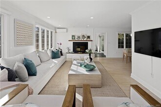 108 Harbor Rd in Westport, CT - Building Photo - Building Photo