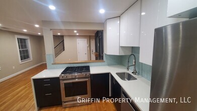 2123 Young St SE in Washington, DC - Building Photo - Building Photo