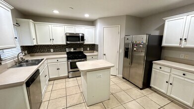 111 Quail Run Dr in Seagoville, TX - Building Photo - Building Photo