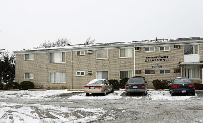 Courtyard Apartments in Detroit, MI - Building Photo - Building Photo