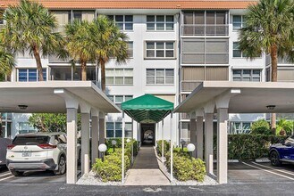 931 Gardenia Dr in Delray Beach, FL - Building Photo - Building Photo