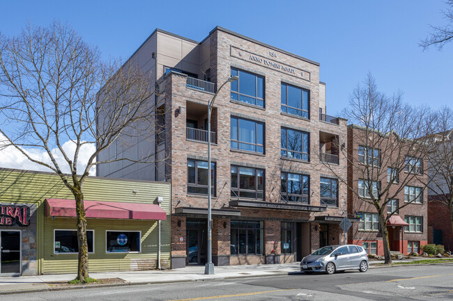 2310 California Ave SW in Seattle, WA - Building Photo - Building Photo