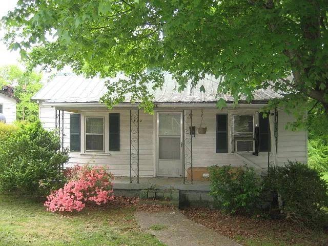 property at 823 Webster St
