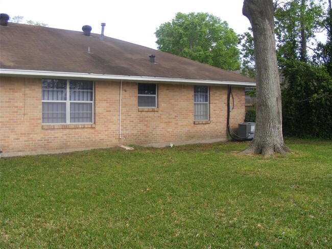 13434 Melcher Dr in Houston, TX - Building Photo - Building Photo