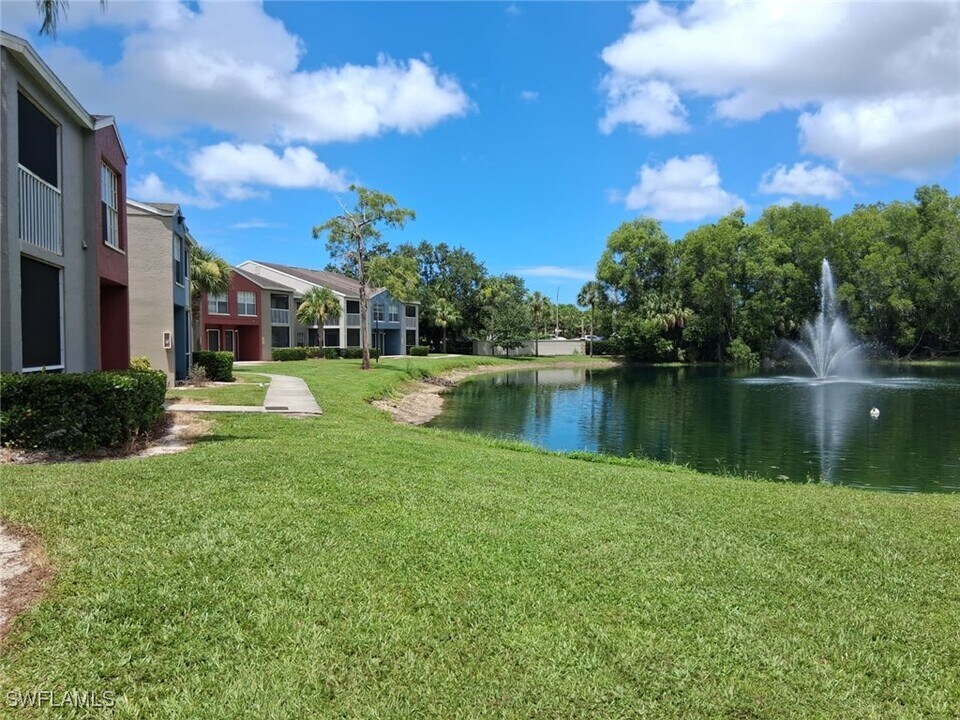108 Santa Clara Dr in Naples, FL - Building Photo