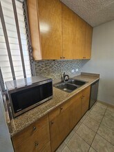 2439 Kapiolani Blvd in Honolulu, HI - Building Photo - Building Photo