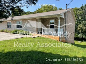 800 Kirk Ave in Lenoir City, TN - Building Photo
