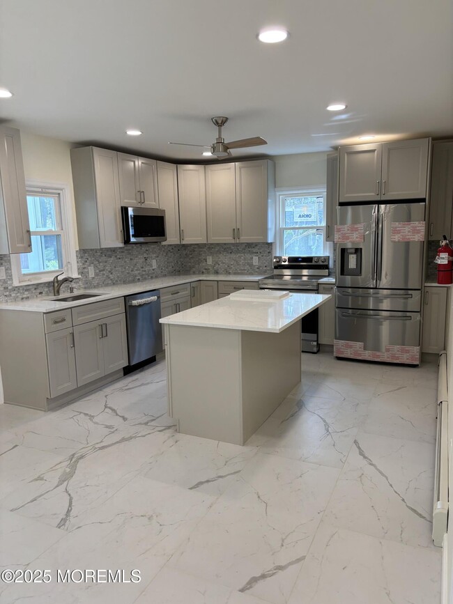 6 Laurel Ln in Englishtown, NJ - Building Photo - Building Photo