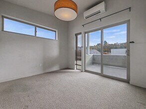 5544 15th Ave NW in Seattle, WA - Building Photo - Building Photo