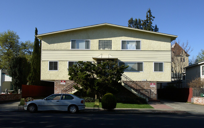 12 Clinton St in Redwood City, CA - Foto de edificio - Building Photo