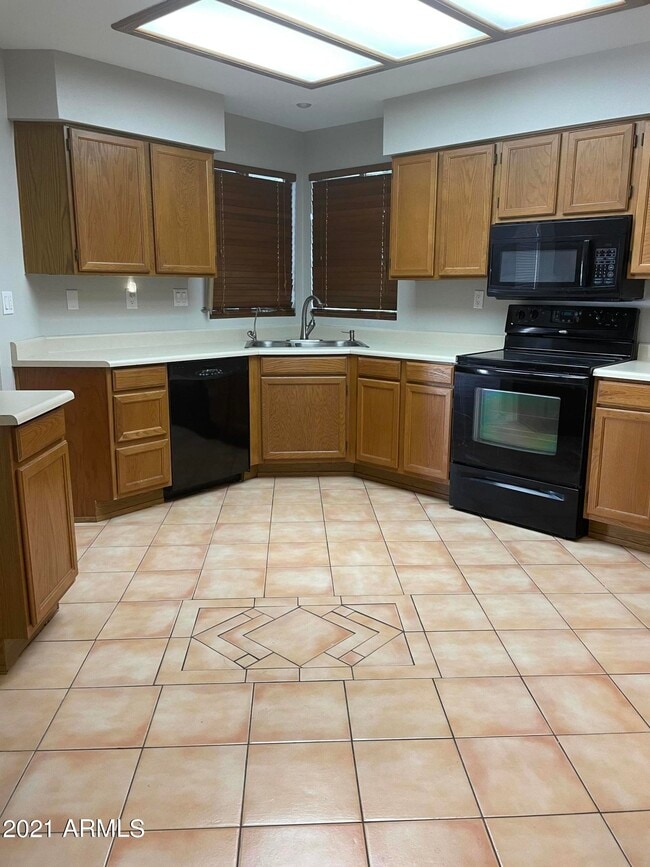 9002 W Caribbean Ln in Peoria, AZ - Building Photo - Building Photo